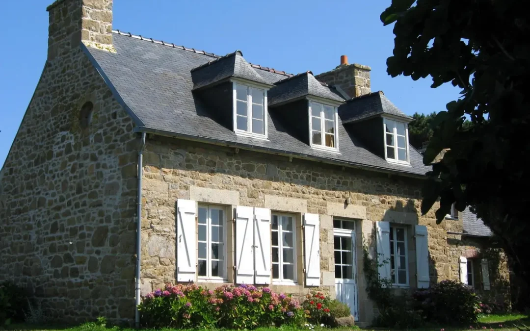 La maison bretonne : pierre, ardoise et caractère marin